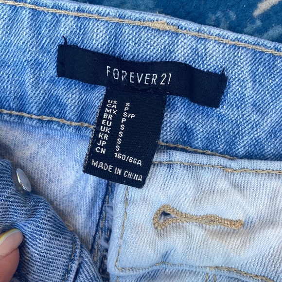 Forever 21 Ombré dentin jeans, frayed ankle design, heavily distressed - Picture 2 of 4